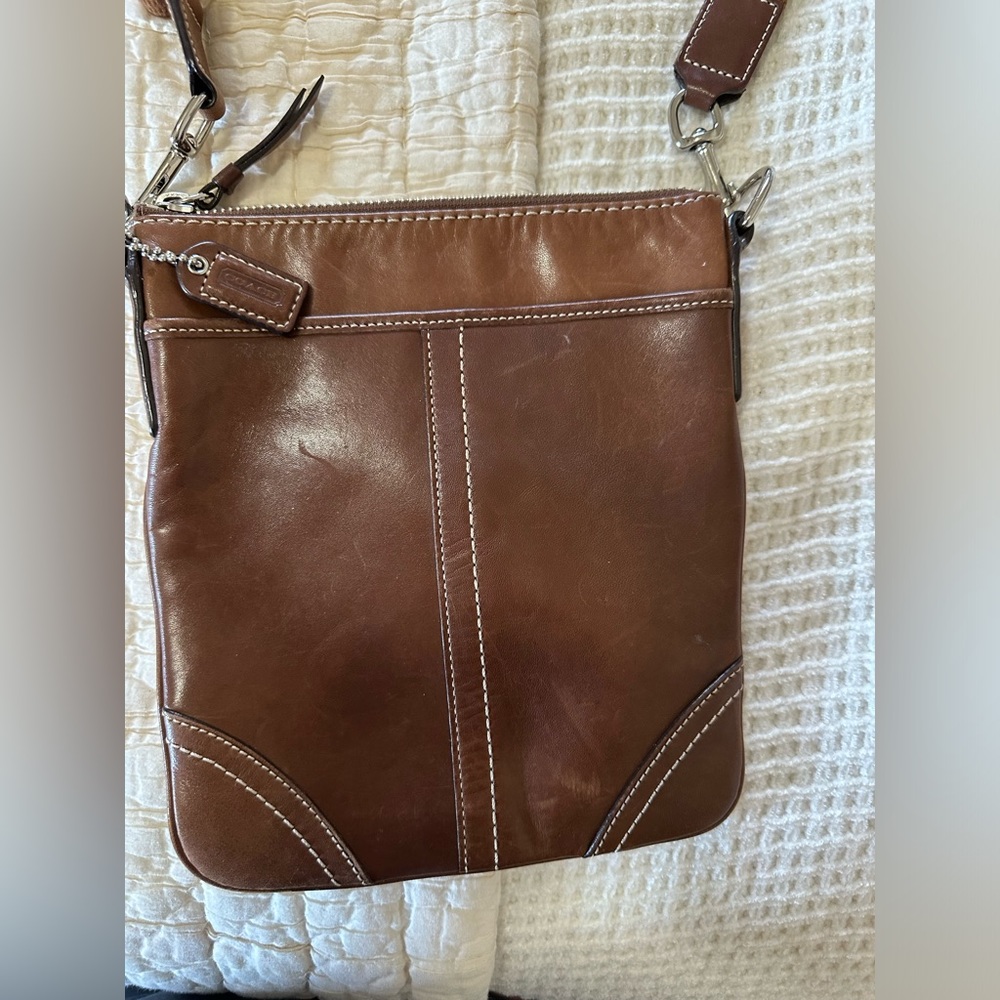 Coach Brown Leather Crossbody Bag with Adjustable Strap - Picture 4 of 5
